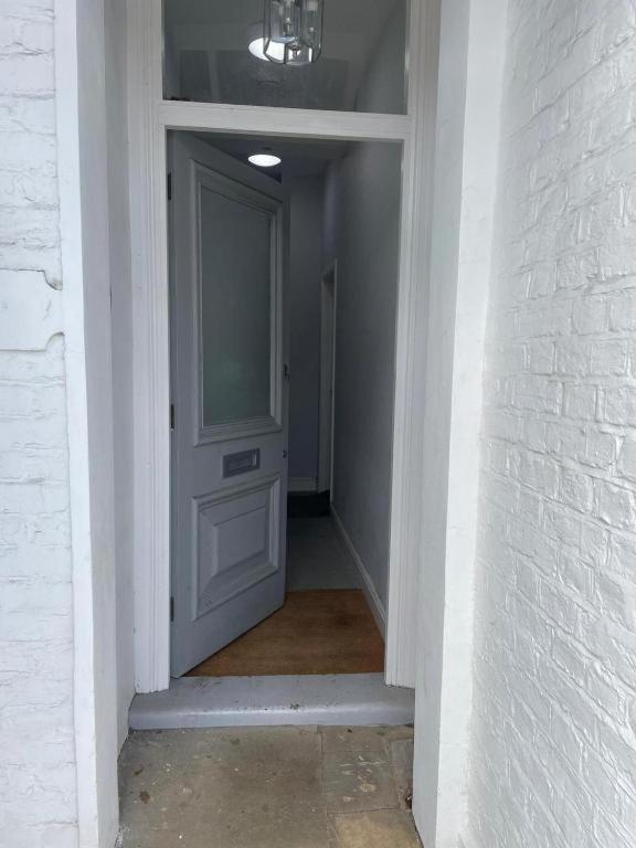 Stylish 1 Bed Flat With Private Terrace In Wimbledon - 3 The Queens London Kültér fotó