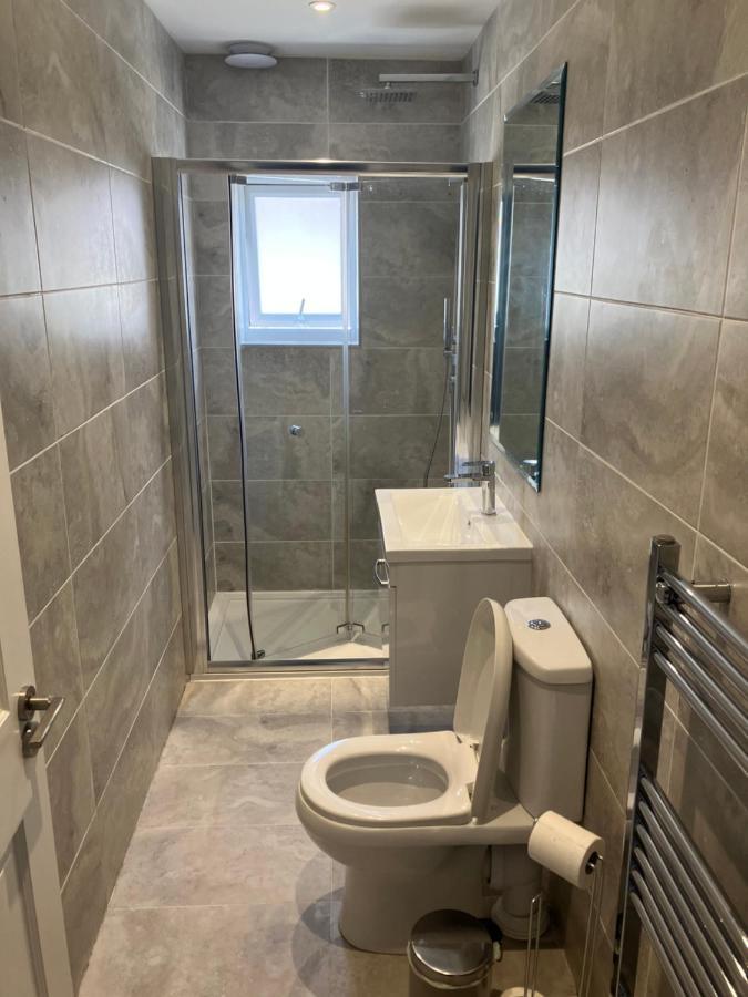 Stylish 1 Bed Flat With Private Terrace In Wimbledon - 3 The Queens London Kültér fotó